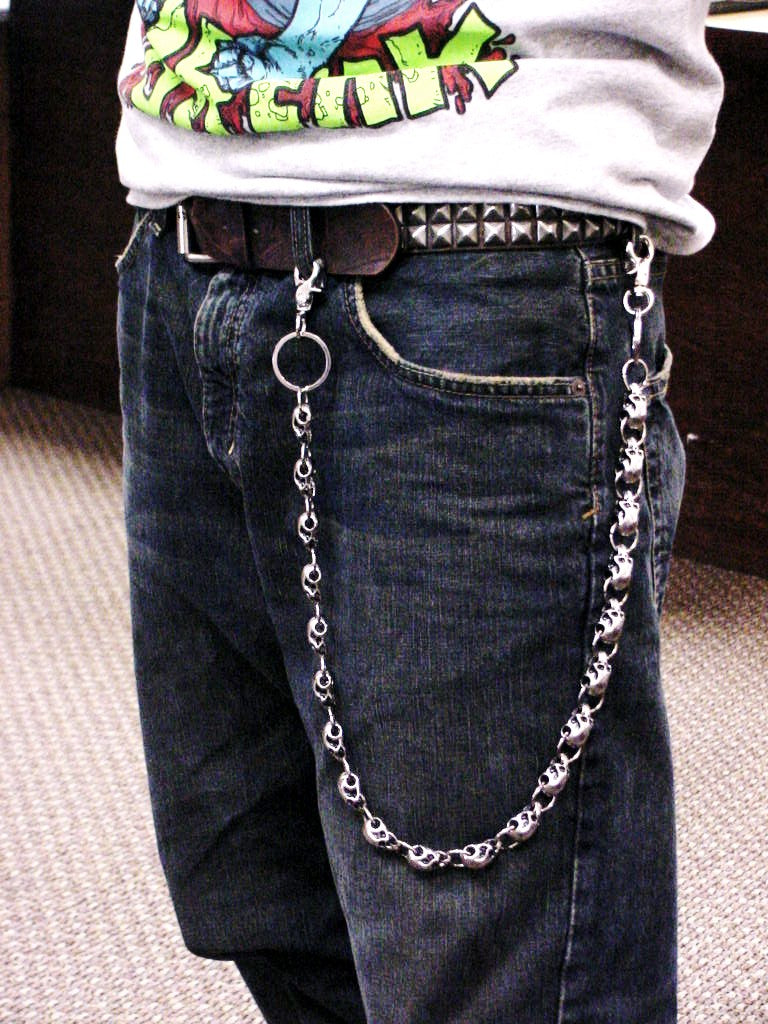 Skull Pile Chain of Skulls 30 inch Jean Chain